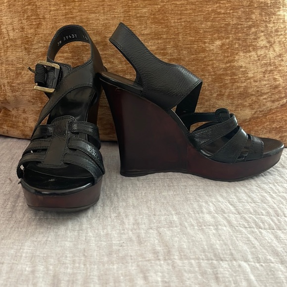 Stuart Weitzman Shoes - STUART WEITZMAN WEDGE SANDALS 7.5